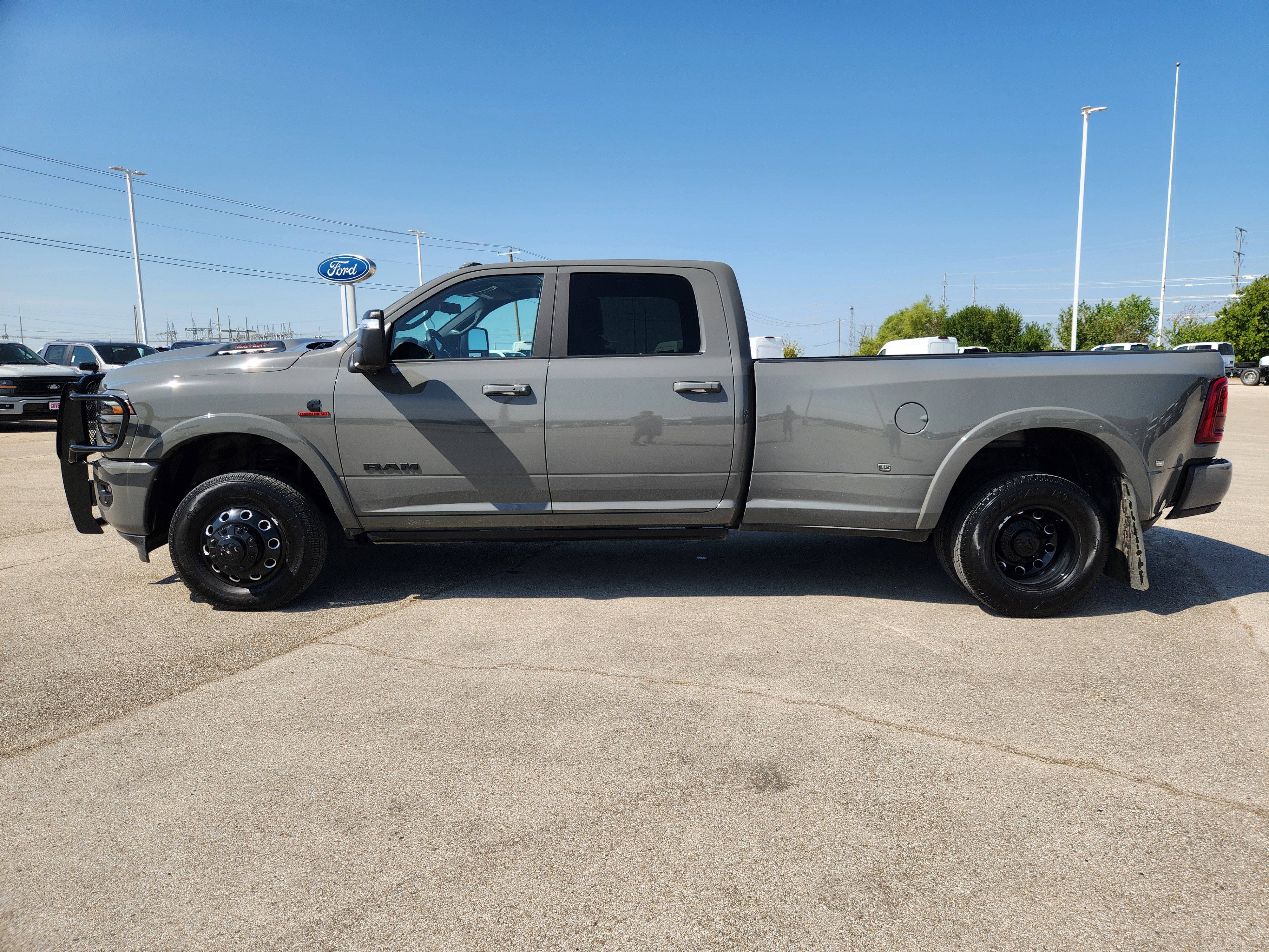 Used 2025 RAM 3500 Limited AWD/4WD image 4