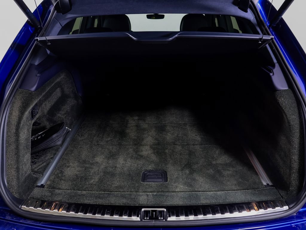 Used 2019 Bentley Bentayga image 40