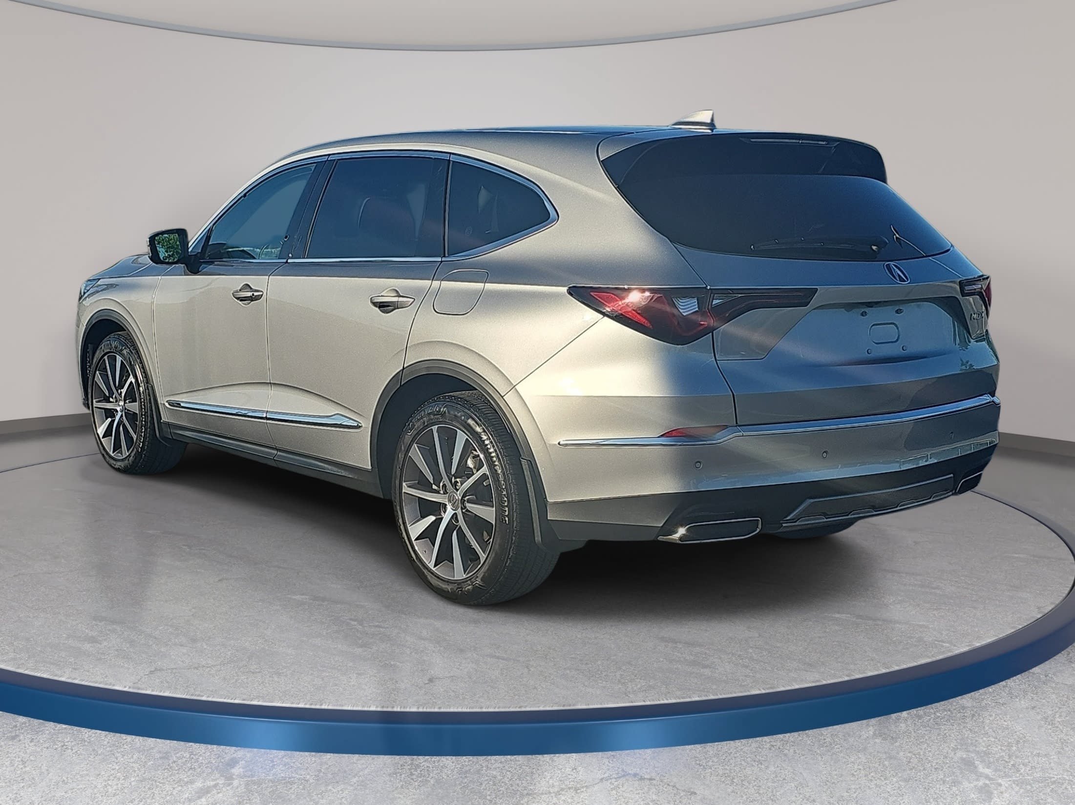 Certified 2025 Acura MDX FWD w/ Technology Package image 7