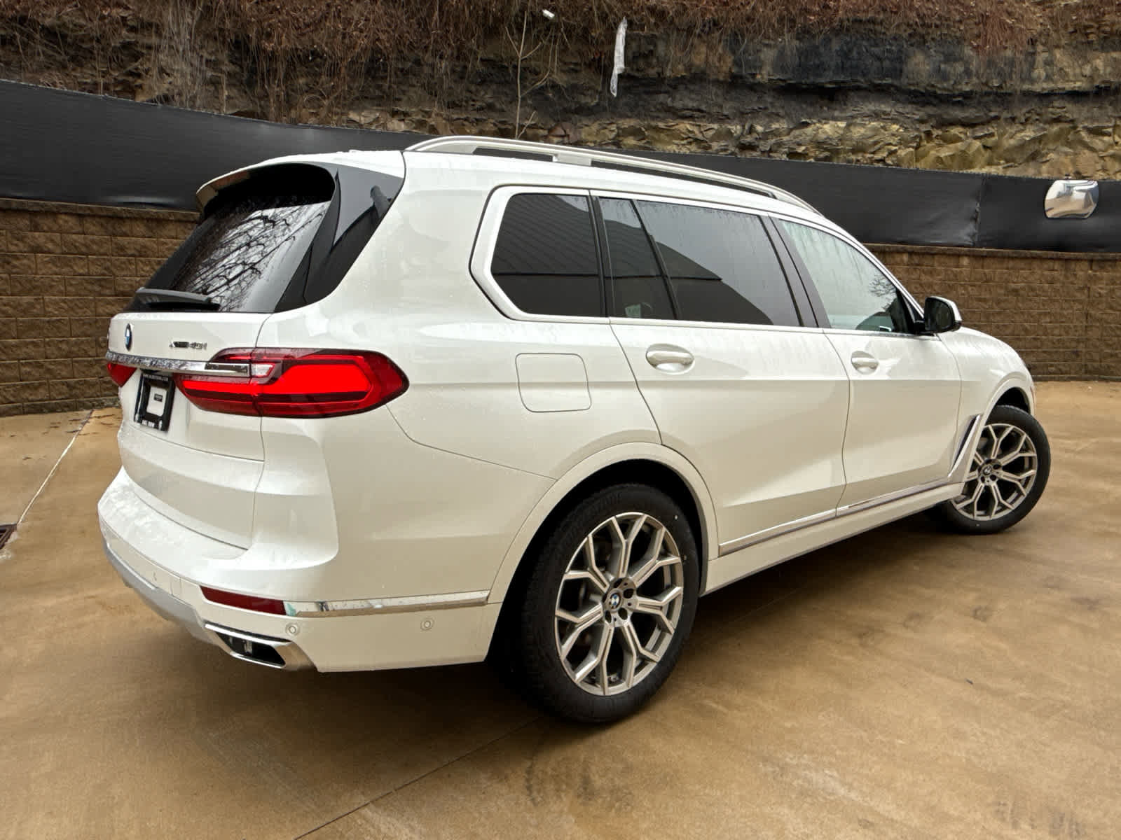 Certified 2021 BMW X7 xDrive40i w/ Cold Weather Package AWD/4WD image 3