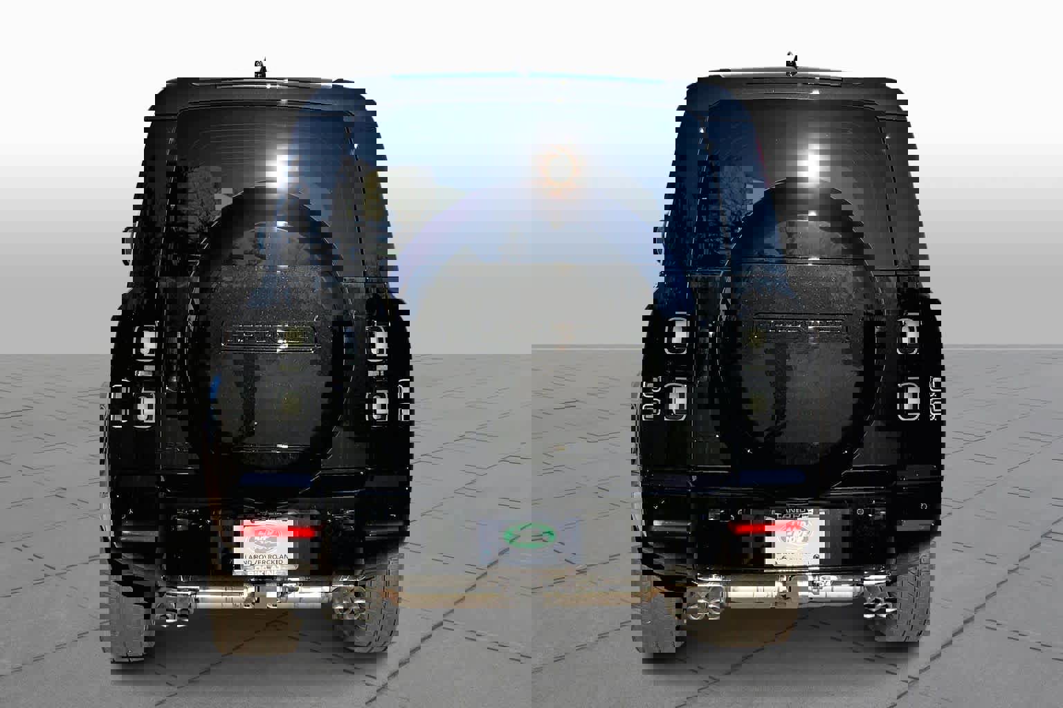 New 2026 Land Rover Defender 130 V8 image 4