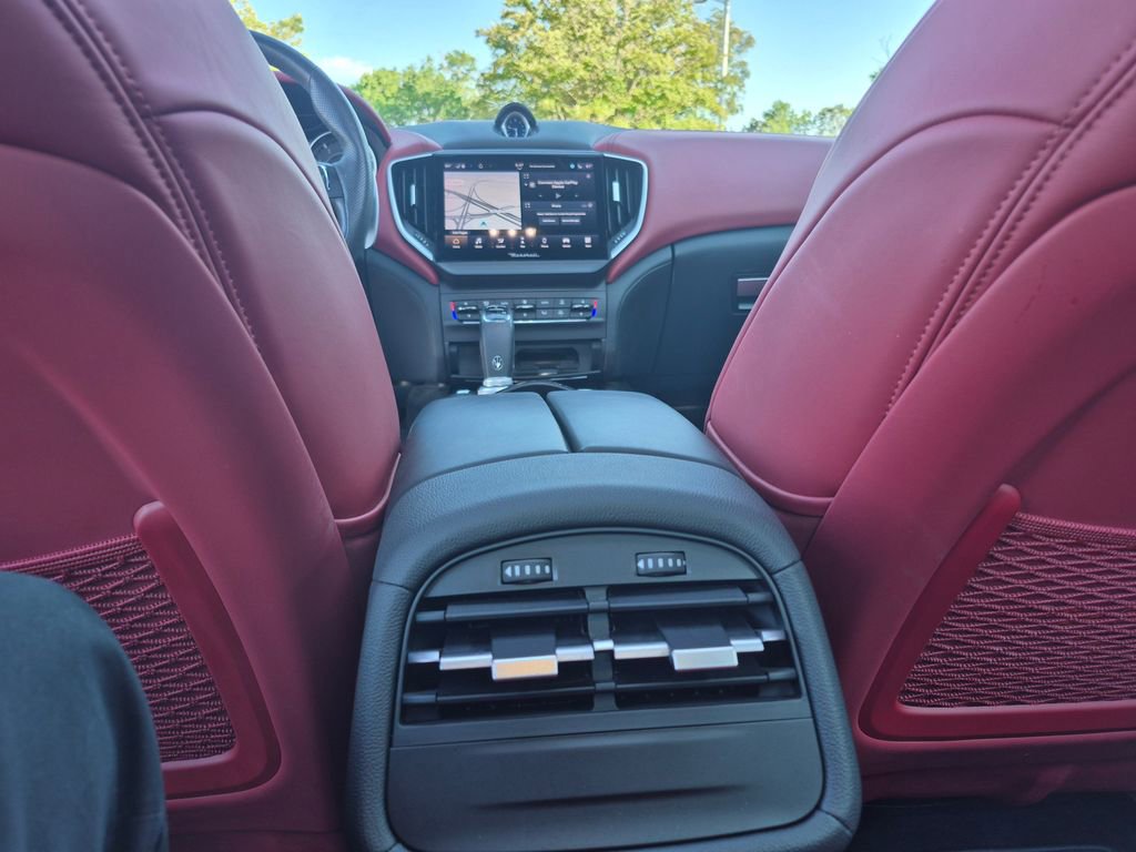 Used 2023 Maserati Ghibli Modena RWD image 15