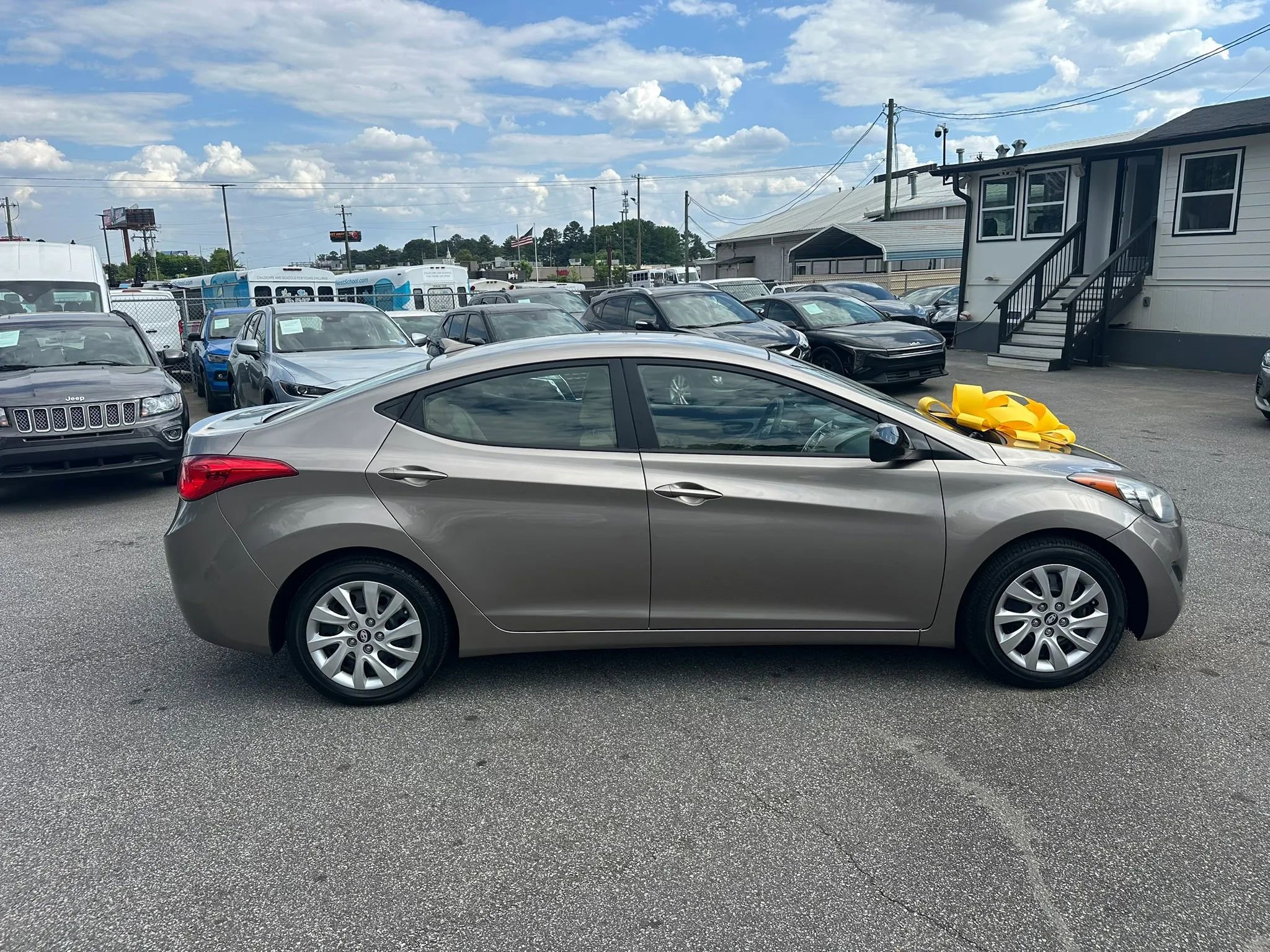 Used 2013 Hyundai Elantra GLS FWD image 11