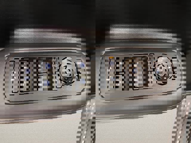 Used 2024 Hyundai Santa Fe Limited image 17