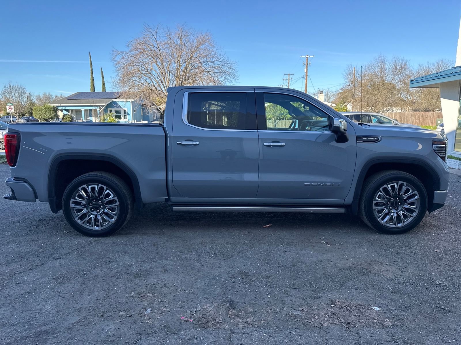Used 2025 GMC Sierra 1500 Denali Ultimate image 6