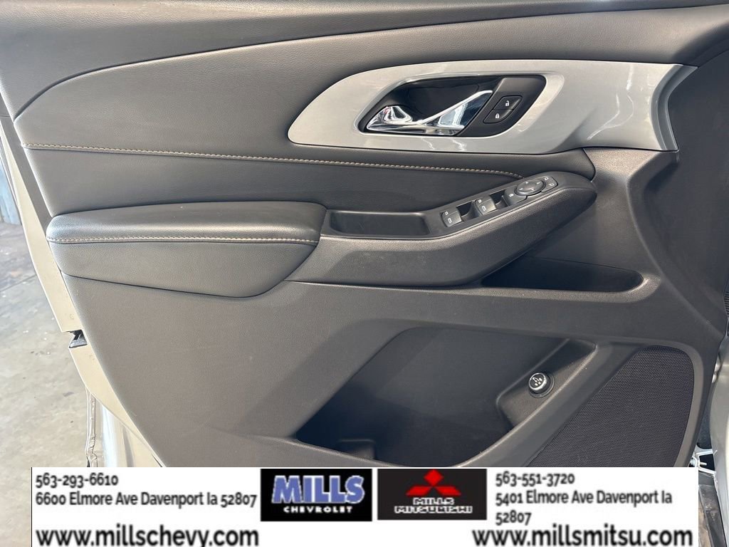 Used 2021 Chevrolet Traverse LT image 9