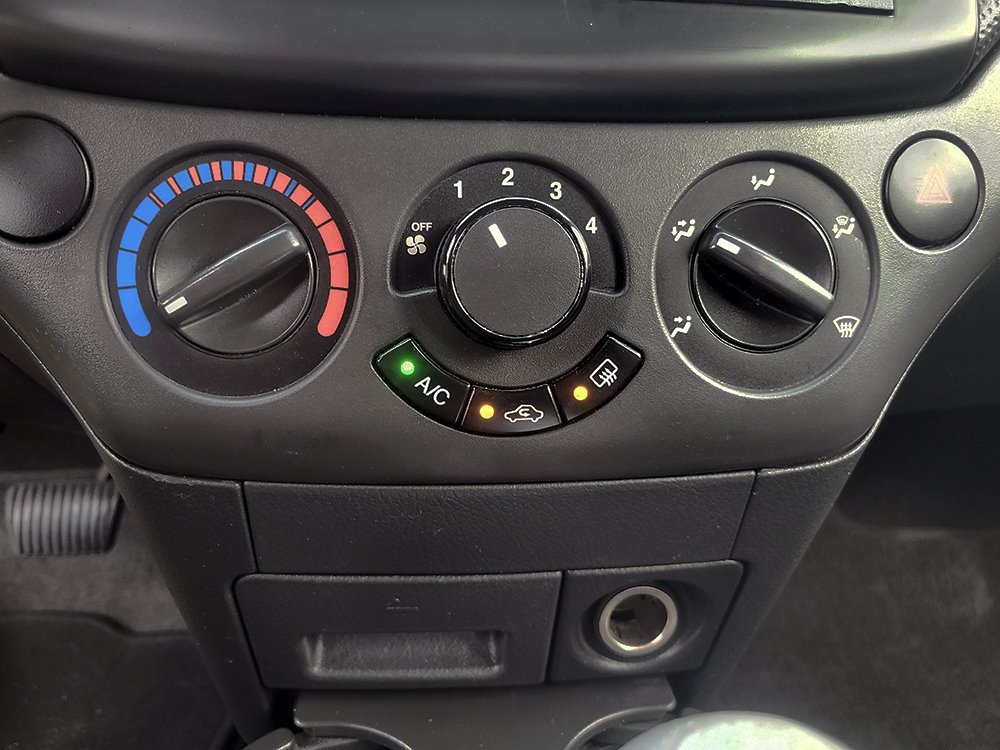 Used 2011 Chevrolet Aveo LT w/ LPO, Bodyside Molding Package FWD image 33