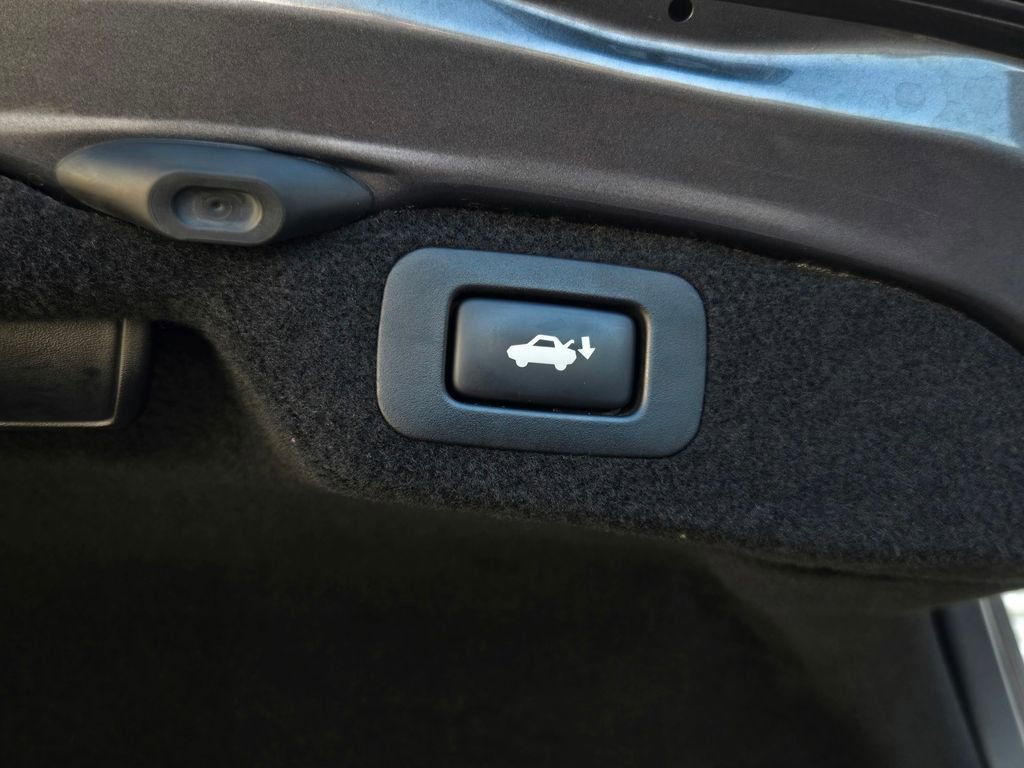 Used 2013 Lexus LS 460 w/ Comfort Pkg image 34