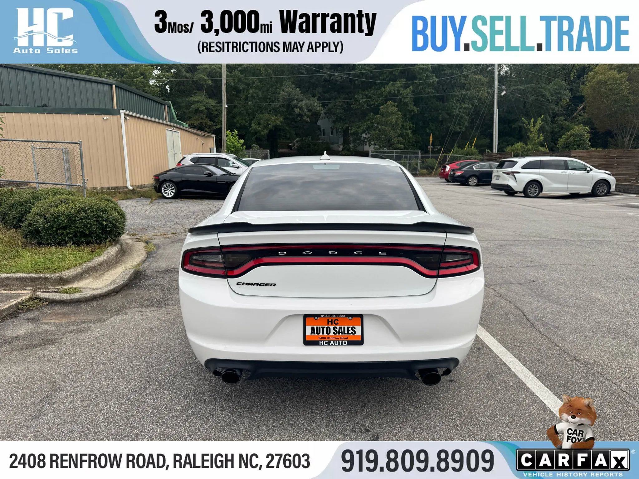 Used 2017 Dodge Charger SXT w/ Blacktop Package image 4
