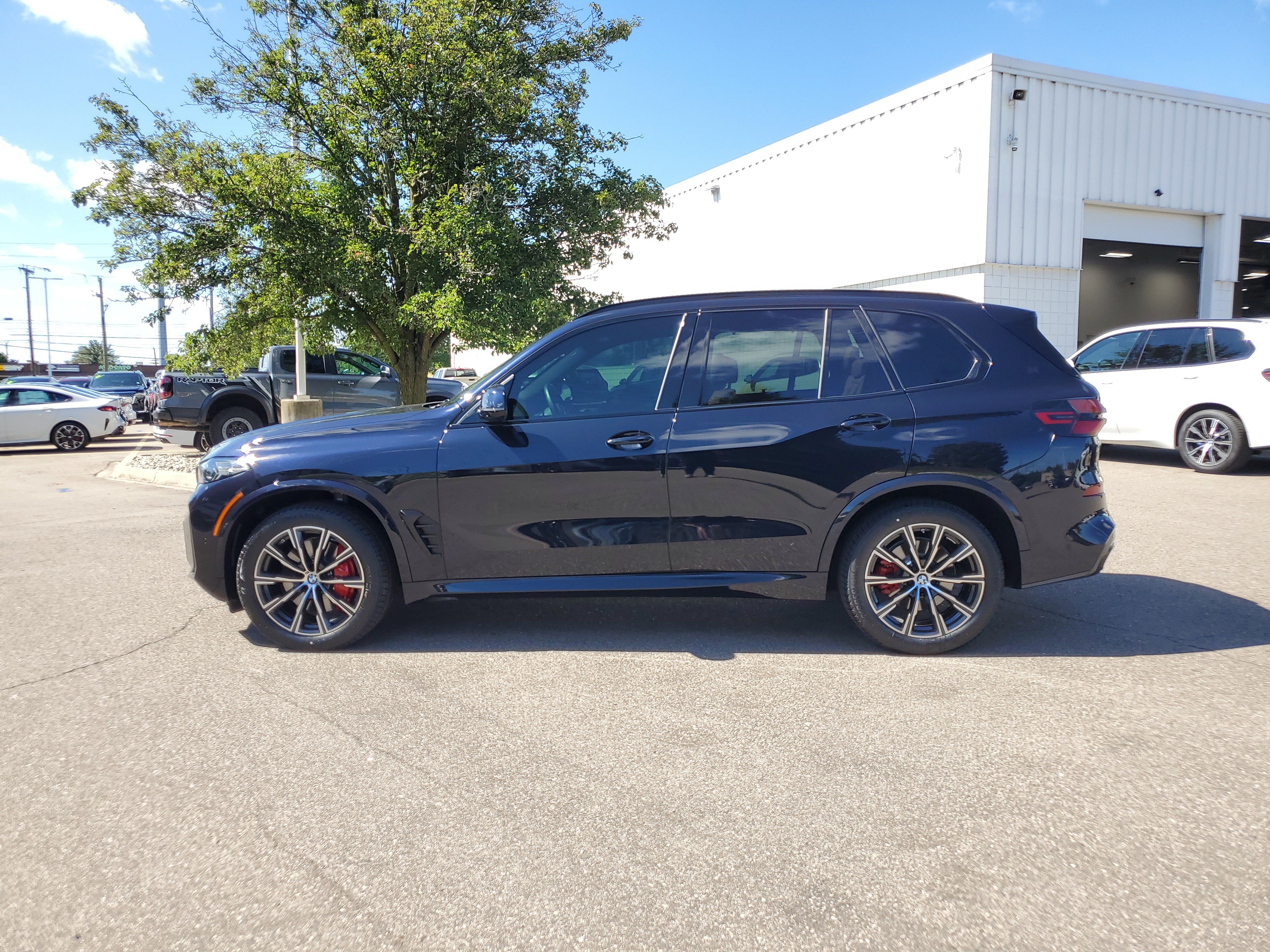 Certified 2024 BMW X5 xDrive40i w/ Executive Package AWD/4WD video 2