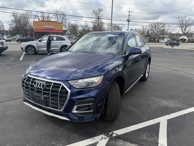 Used 2023 Audi Q5 2.0T Premium w/ Convenience Package image 2