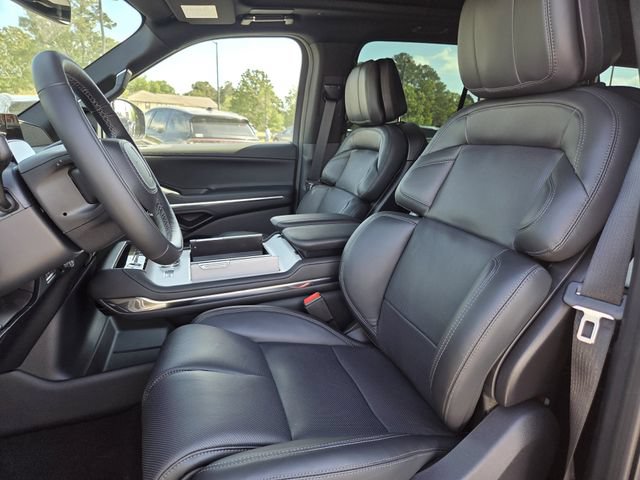 New 2026 Lincoln Navigator Reserve w/ Jet Appearance Package AWD/4WD image 11