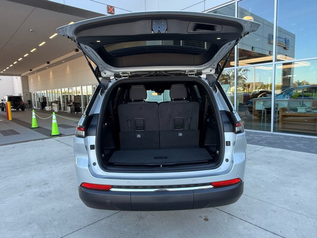 New 2026 Jeep Grand Cherokee L Laredo AWD/4WD image 37