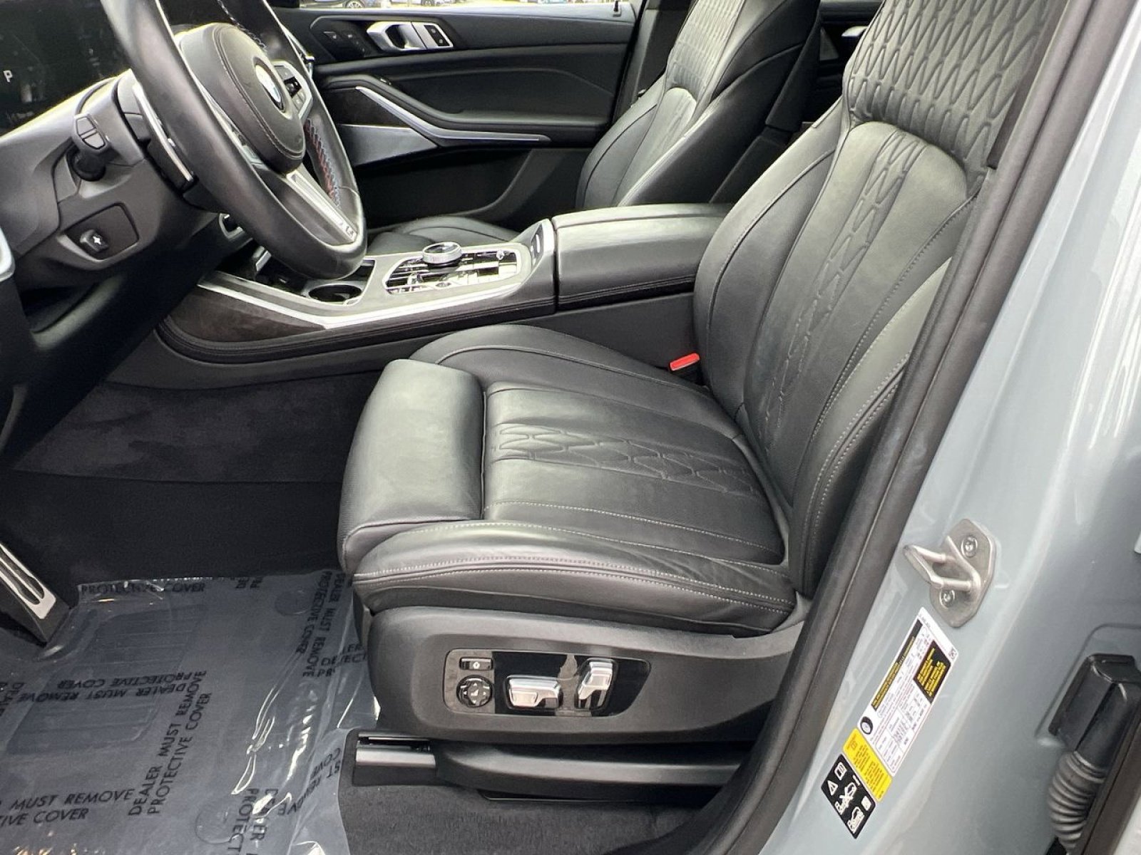 Used 2024 BMW X7 M60i w/ Executive Package image 14