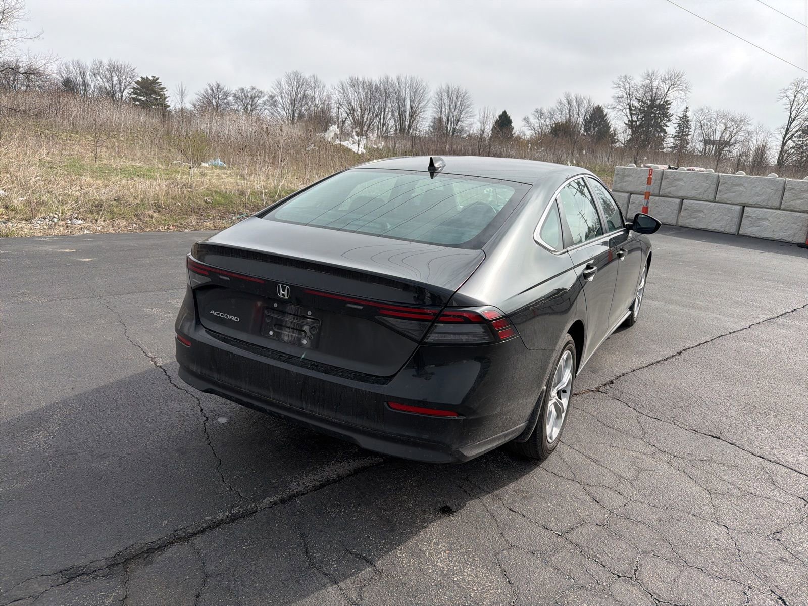 Used 2025 Honda Accord LX image 6