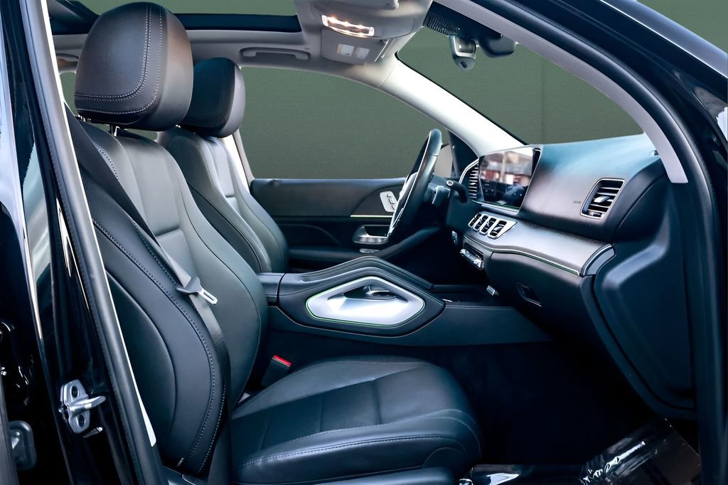 Used 2024 Mercedes-Benz GLE 450e 4MATIC w/ AMG Line Exterior image 26