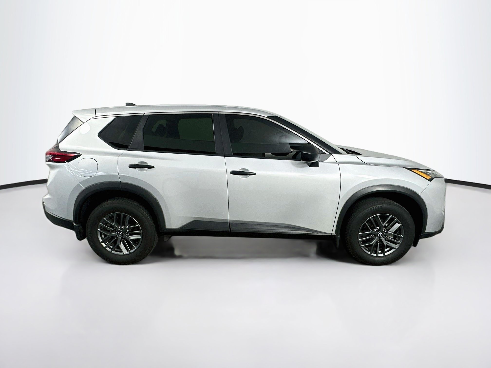Used 2024 Nissan Rogue S FWD image 10