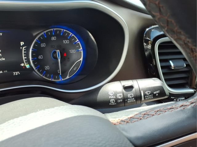 Used 2018 Chrysler Pacifica Touring-L Plus FWD image 23