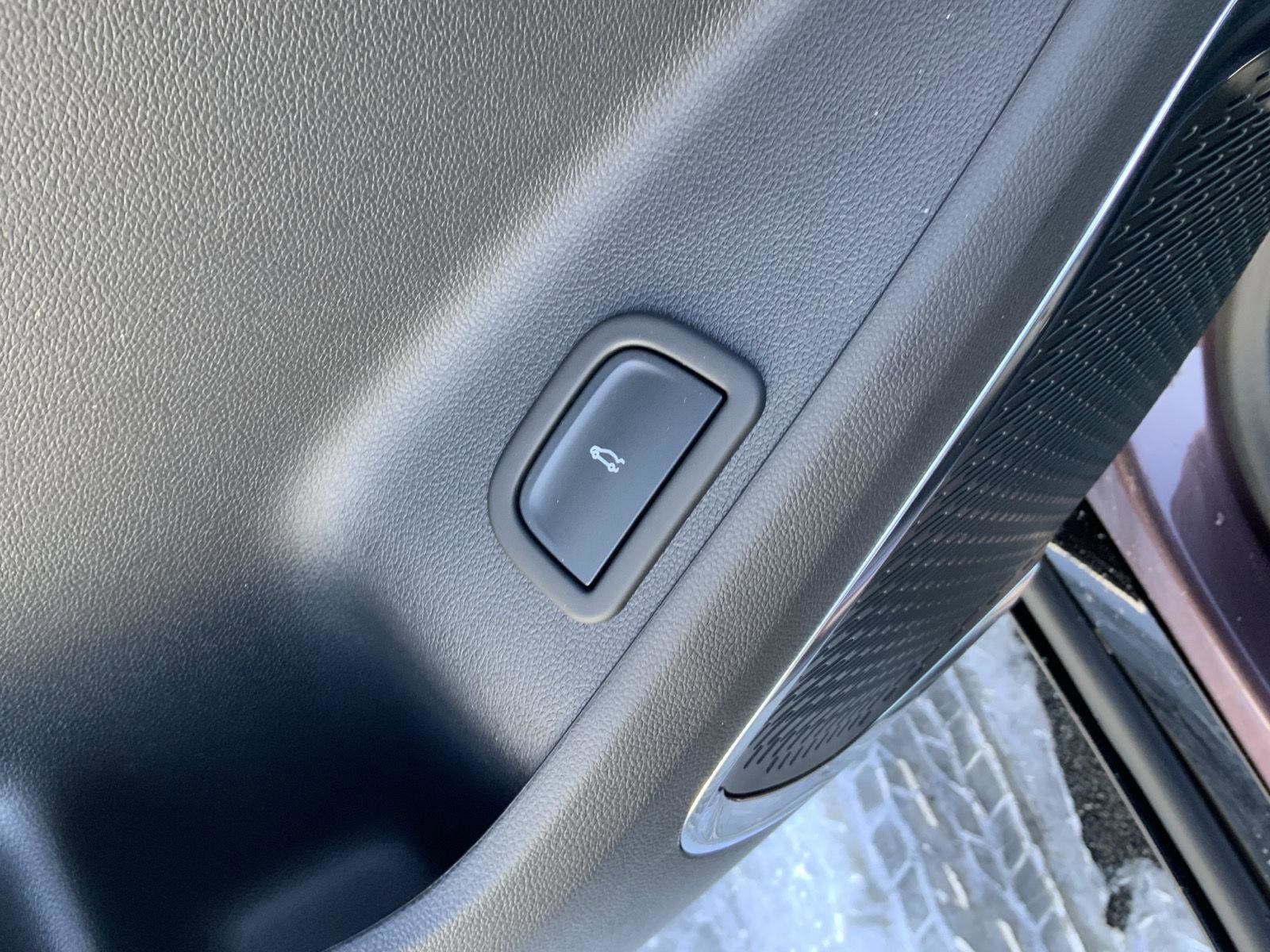 New 2026 Chevrolet Traverse RS w/ LPO, Floor Liner Package image 30