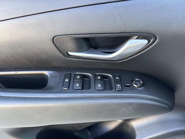 Used 2023 Hyundai Tucson SE image 20