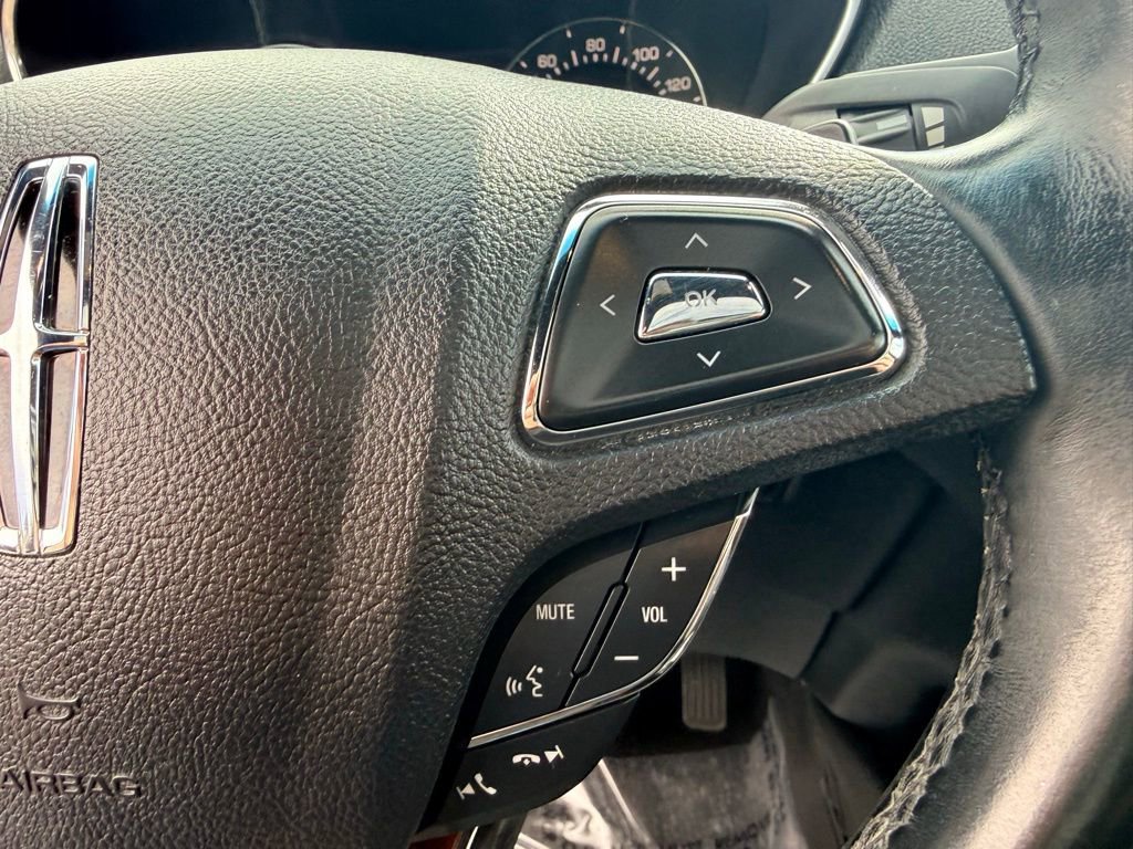 Used 2016 Lincoln MKX Reserve w/ Luxury Package image 21