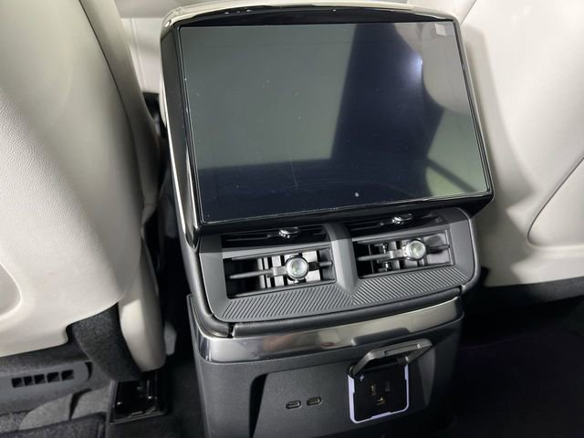 Used 2026 Cadillac Vistiq Sport image 36