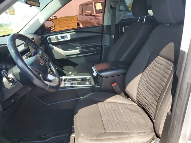 Used 2021 Ford Explorer XLT AWD/4WD image 25