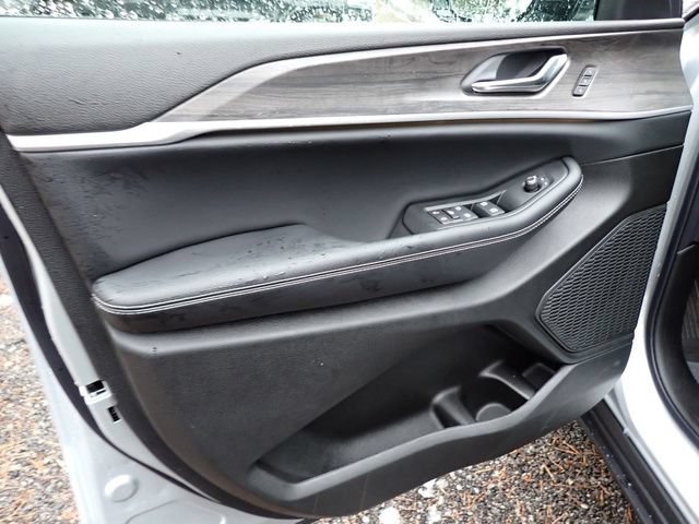 New 2025 Jeep Grand Cherokee Limited AWD/4WD image 16