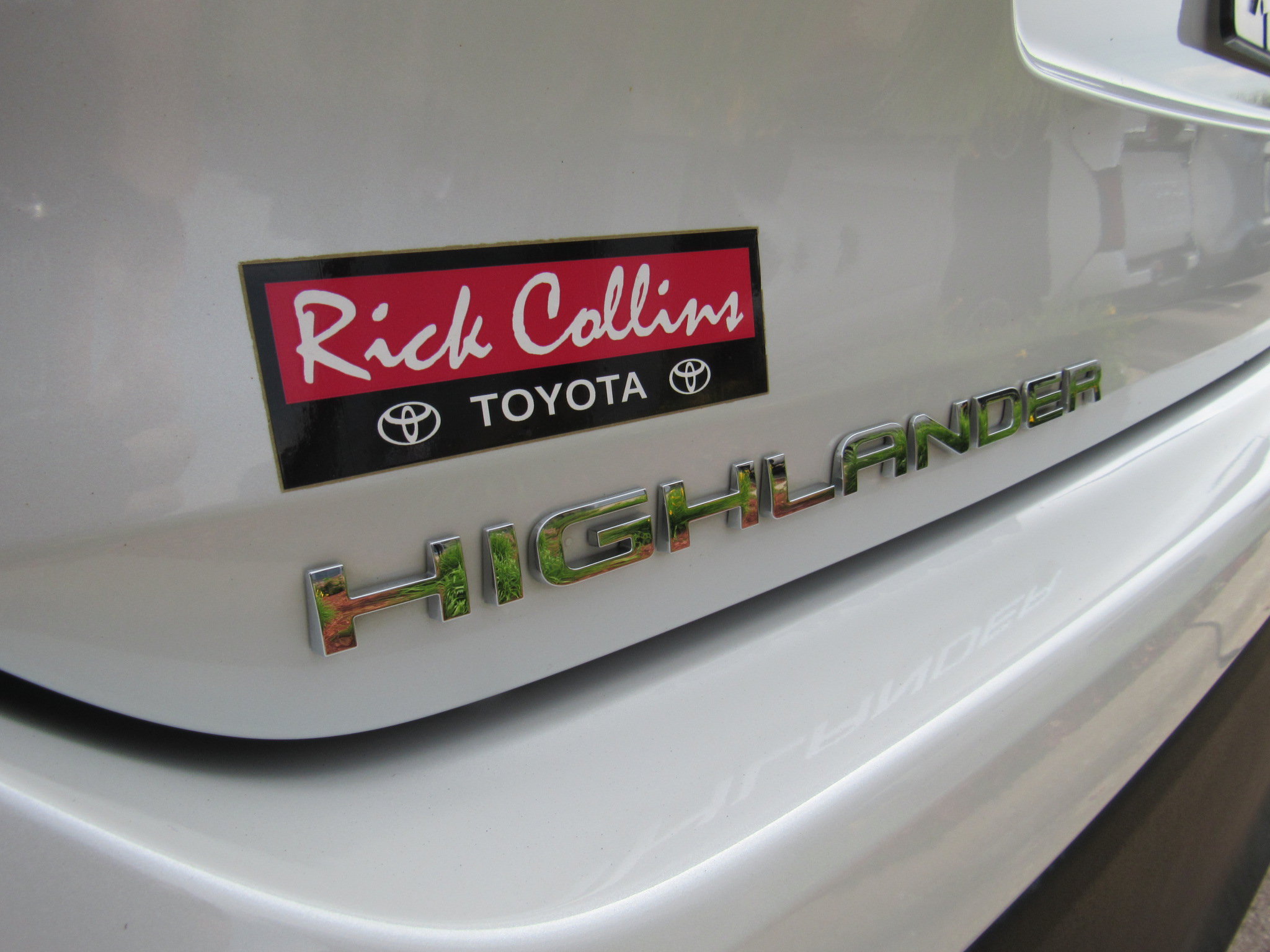 Used 2022 Toyota Highlander XLE AWD/4WD image 45