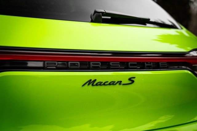 Used 2022 Porsche Macan S w/ Premium Package Plus image 17