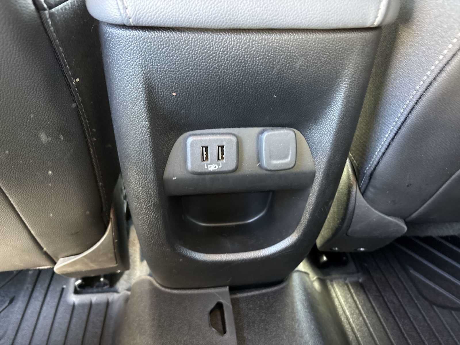 Used 2022 Chevrolet Colorado Z71 AWD/4WD image 19