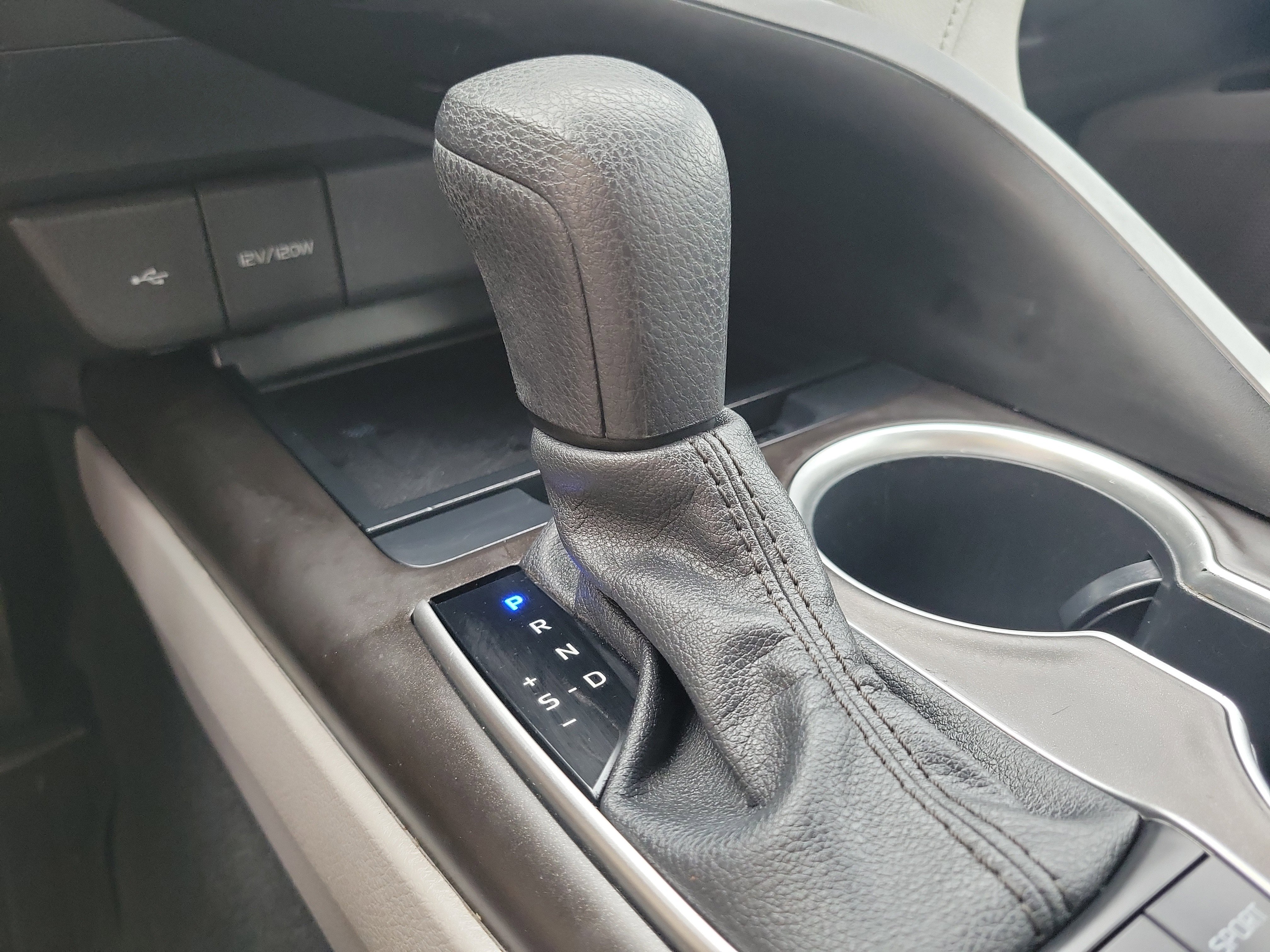 Used 2024 Toyota Camry LE image 28