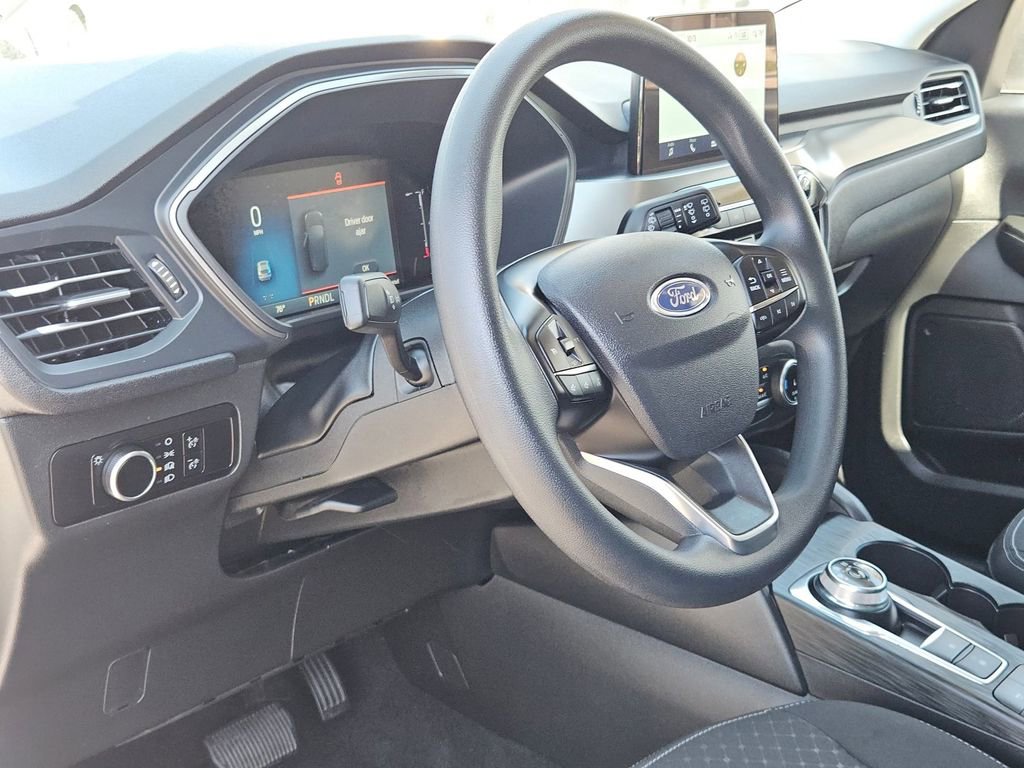 Used 2025 Ford Escape Active AWD/4WD image 13