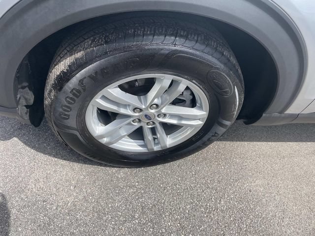 Used 2020 Ford Explorer XLT AWD/4WD image 16
