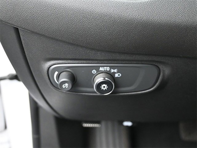 Used 2023 Chevrolet Equinox LS image 17