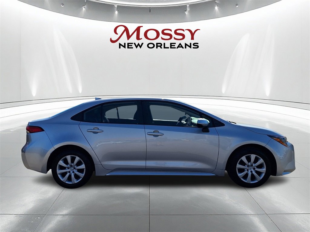 Used 2021 Toyota Corolla LE image 4
