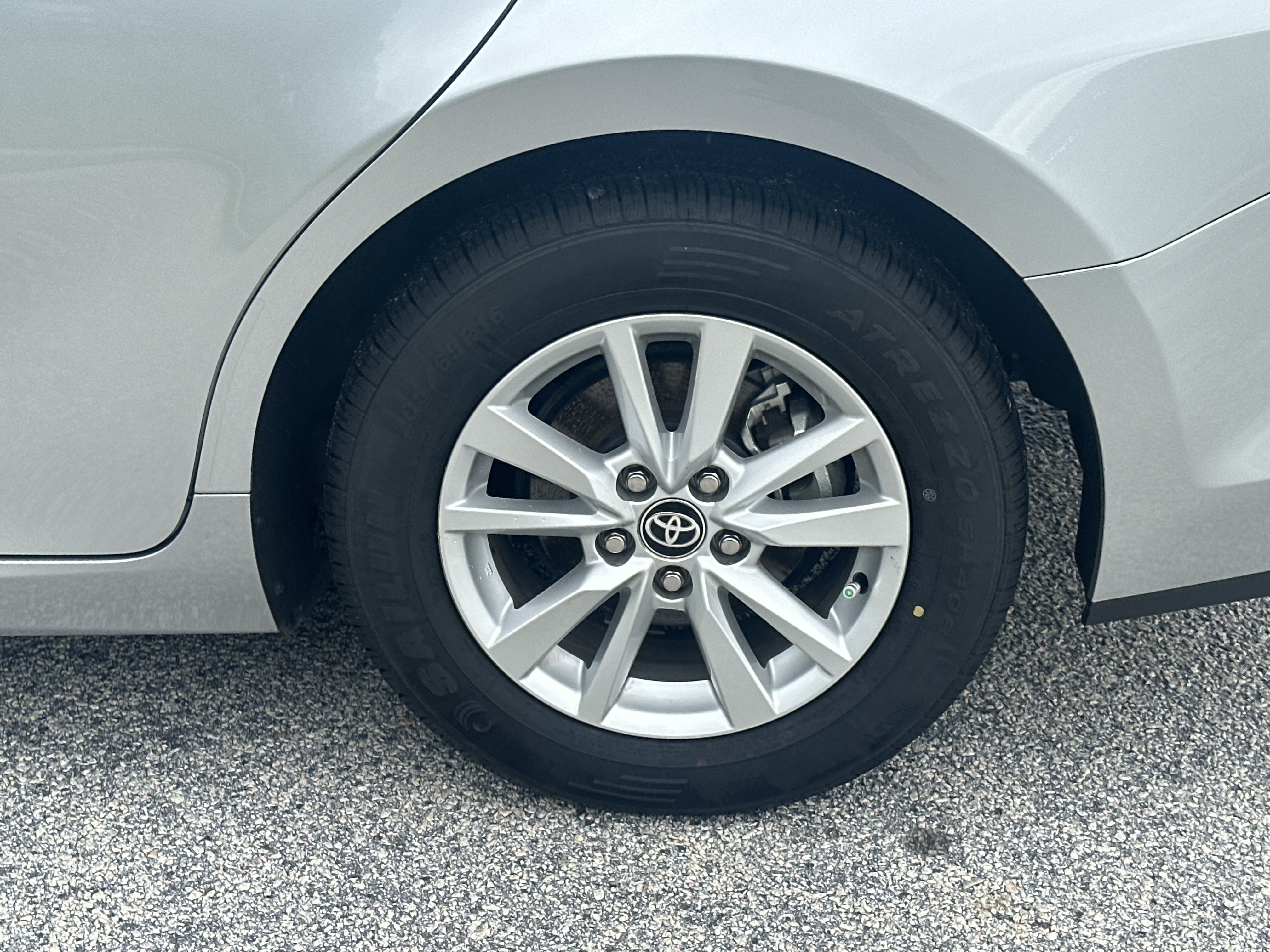 Used 2025 Toyota Camry LE FWD image 19
