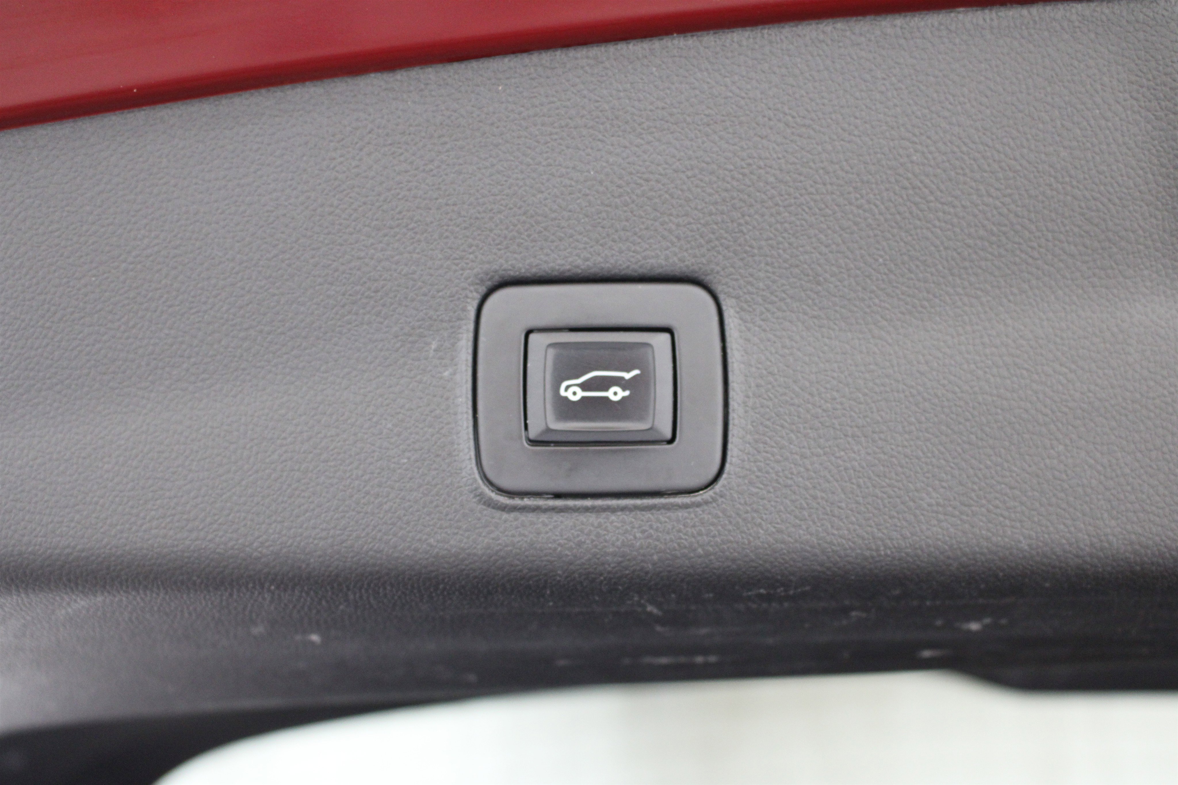 Used 2022 Chevrolet TrailBlazer RS w/ Sun and Liftgate Package image 24