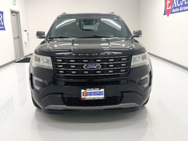Used 2017 Ford Explorer XLT w/ Equipment Group 202A image 3