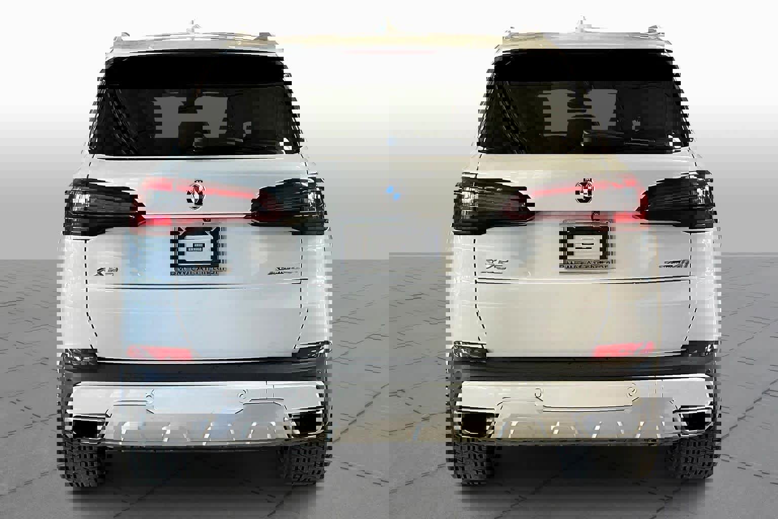 Used 2022 BMW X5 xDrive40i w/ Premium Package image 4