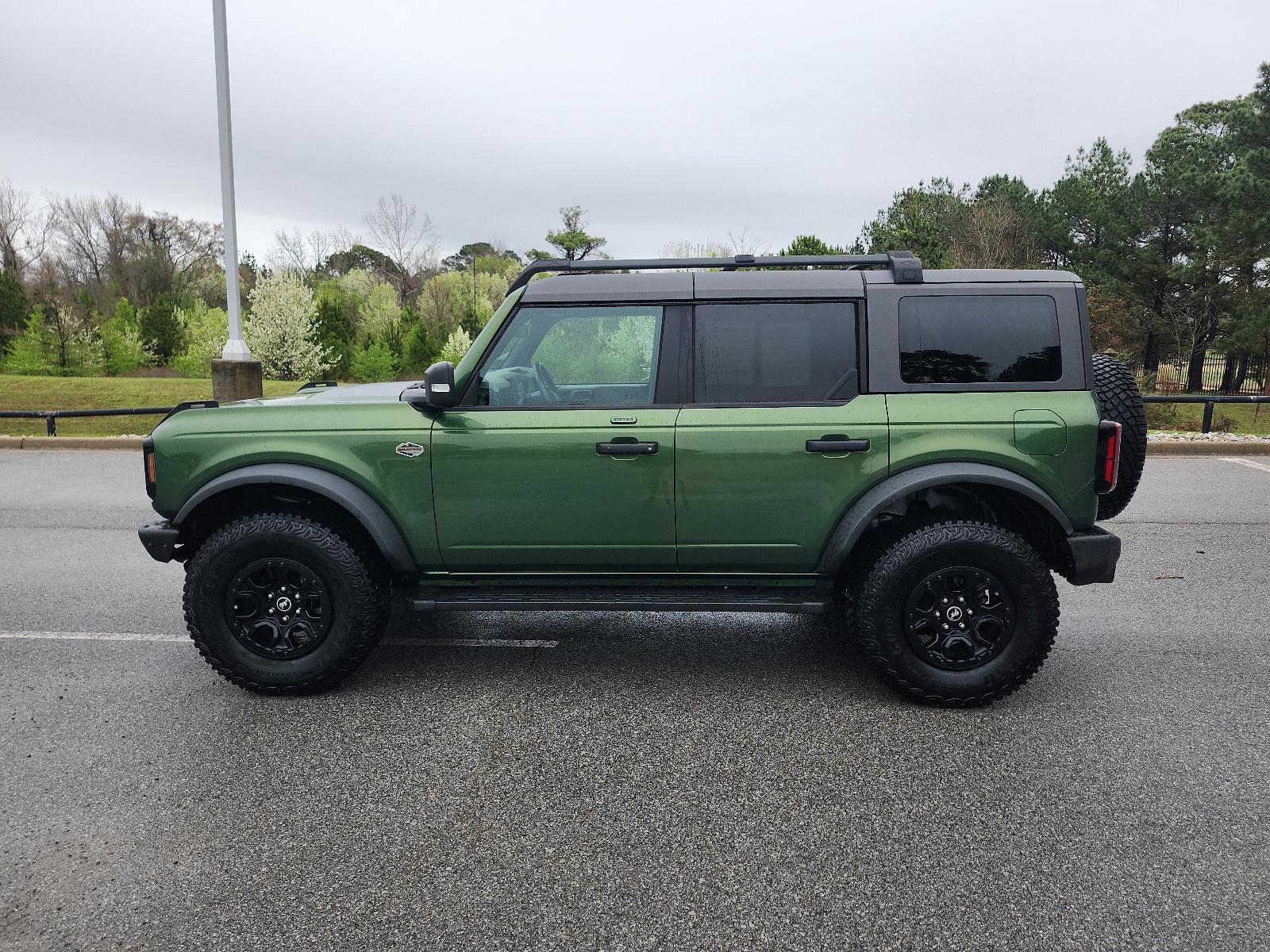 Used 2023 Ford Bronco Wildtrak image 2