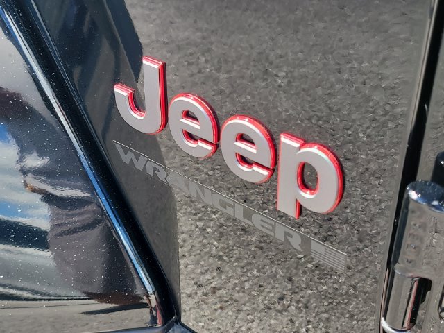 Used 2025 Jeep Wrangler Unlimited Rubicon AWD/4WD image 9
