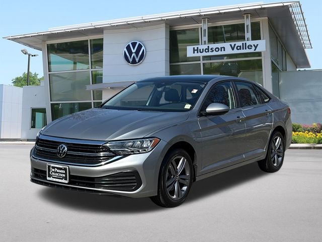 Used 2023 Volkswagen Jetta SE image 1