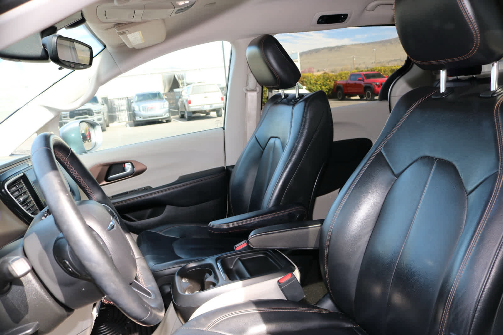 Used 2017 Chrysler Pacifica Touring-L image 24