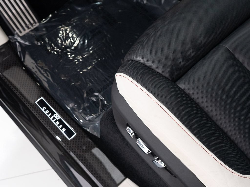 Certified 2023 Rolls-Royce Cullinan Black Badge w/ Driver's Package AWD/4WD image 13