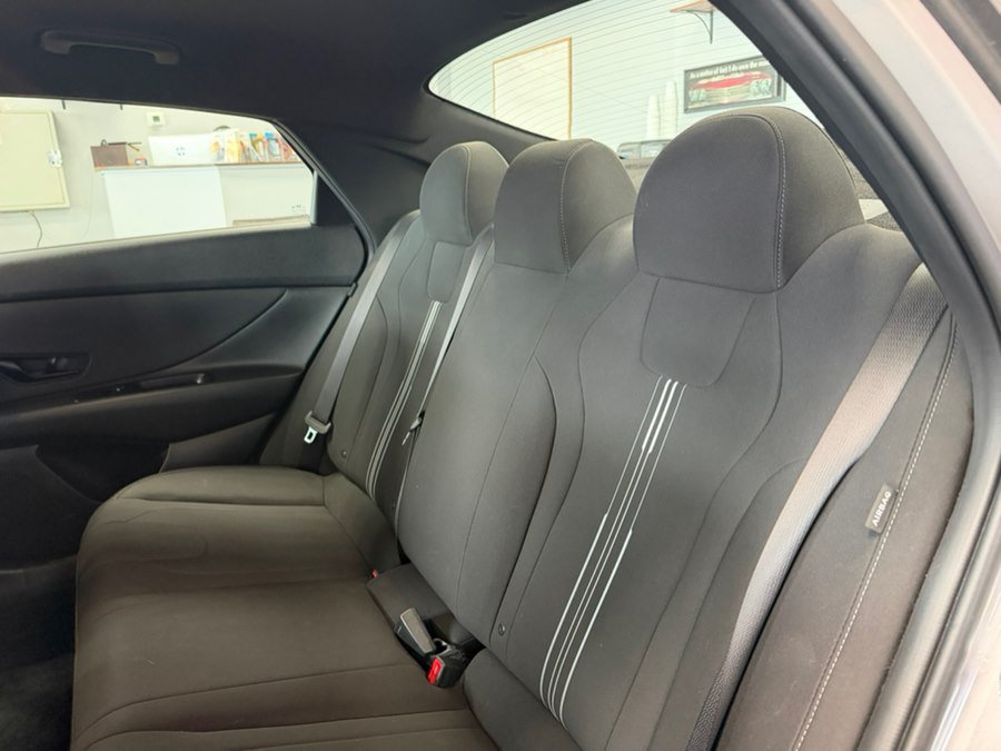 Used 2025 Hyundai Elantra Sport FWD image 55