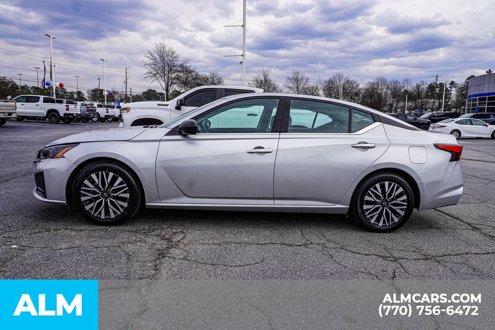 Used 2024 Nissan Altima 2.5 SV image 8