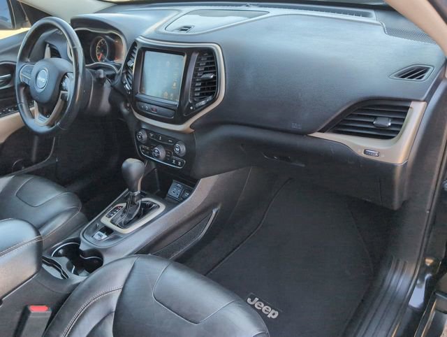 Used 2018 Jeep Cherokee Limited image 27