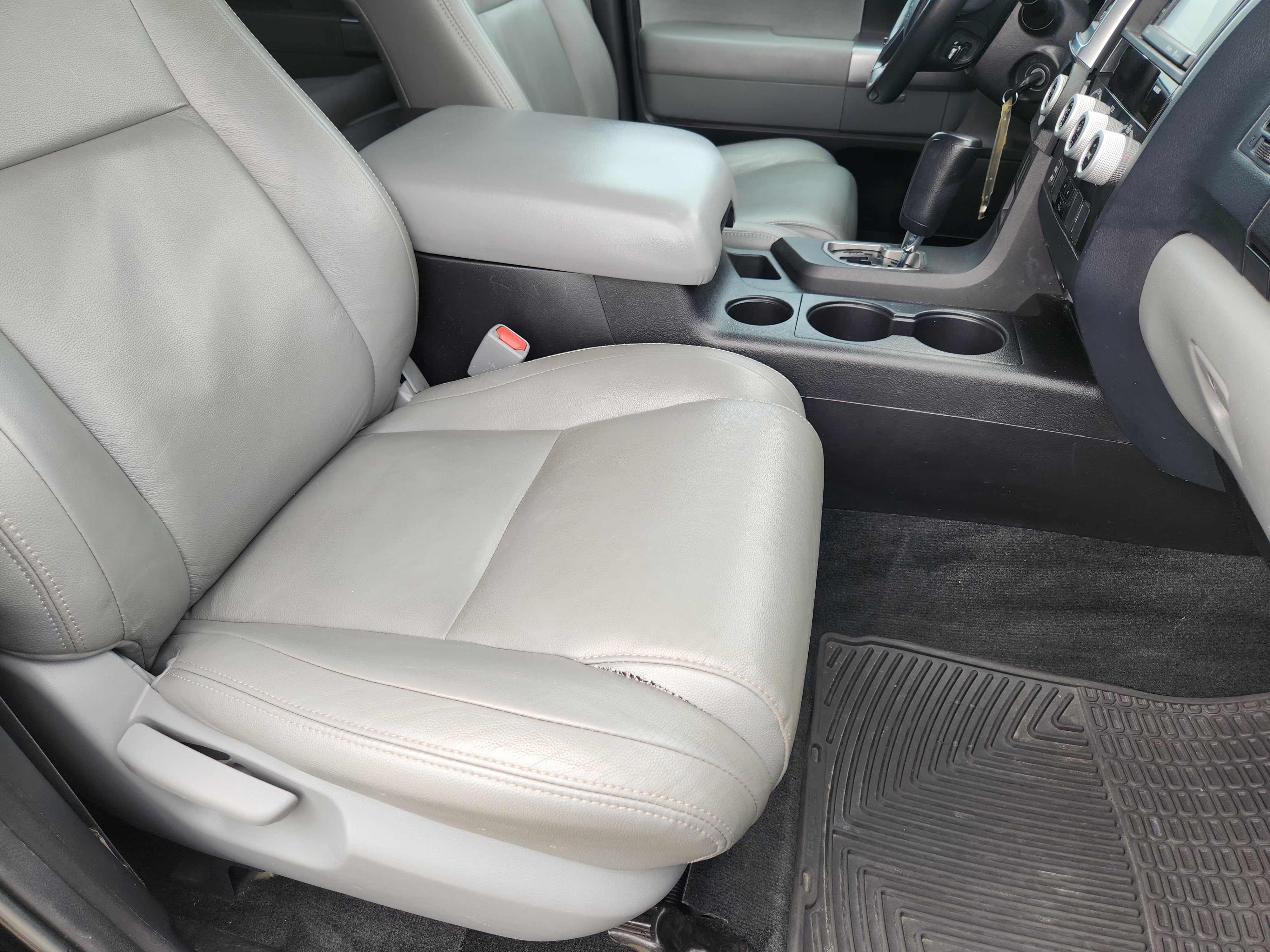 Used 2018 Toyota Sequoia SR5 RWD image 14