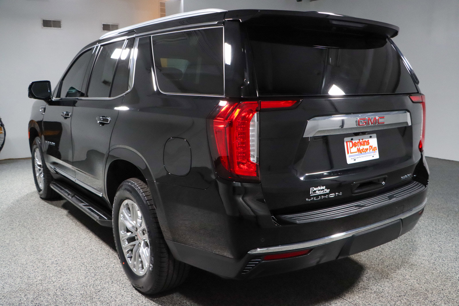 Used 2021 GMC Yukon SLT image 9